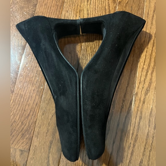 Stuart Weitzman black suede Chic pump size 7 - Picture 2 of 11